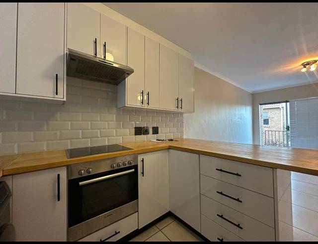 2 BEDROOM PROPERTY TO RENT IN OAKGLEN